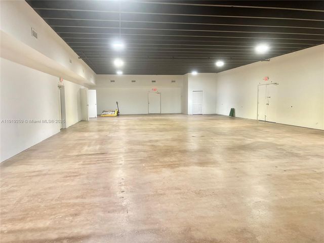 4301 NW 72nd Ave, Miami, FL 33166