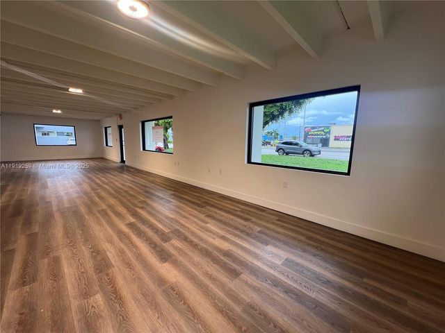 4301 NW 72nd Ave, Miami, FL 33166