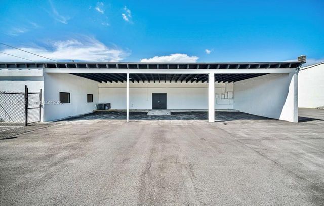 4301 NW 72nd Ave, Miami, FL 33166