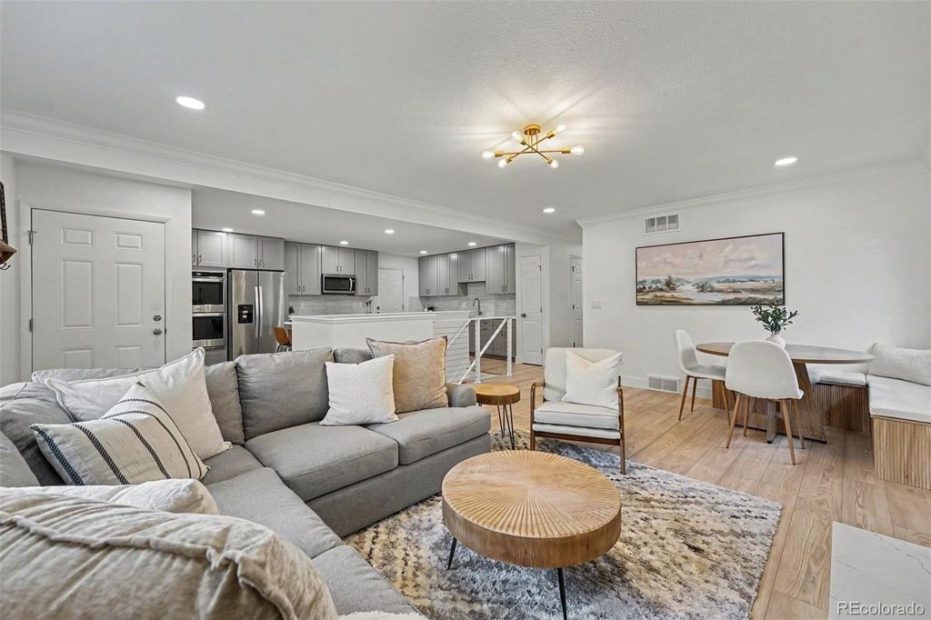 Image 3 of property listing at 4645 Akron Street, Greenwood Village, CO 80111