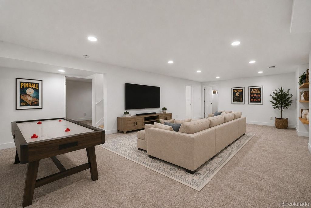 Image 23 of property listing at 4645 Akron Street, Greenwood Village, CO 80111