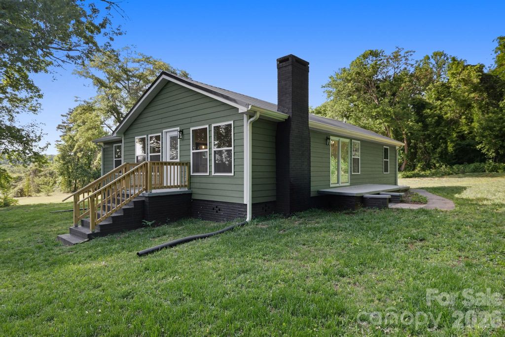 240 E Court Street, Rutherfordton, NC 28139