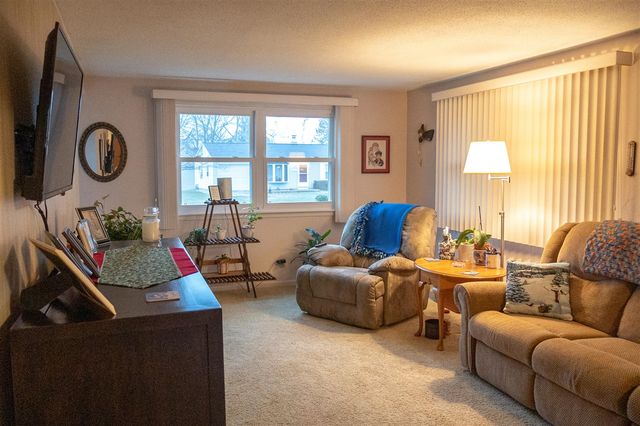 911 W Water Street, New Buffalo, MI 49117