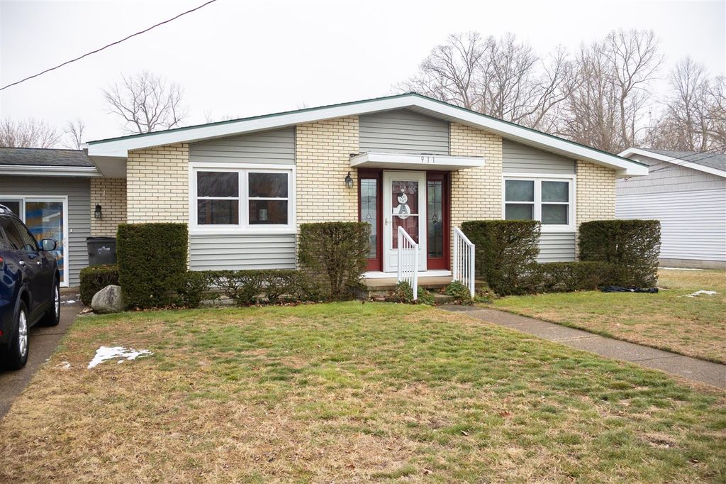 911 W Water Street, New Buffalo, MI 49117