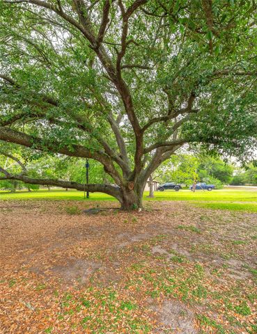 725 Thompson Road, Alvin, TX 77511