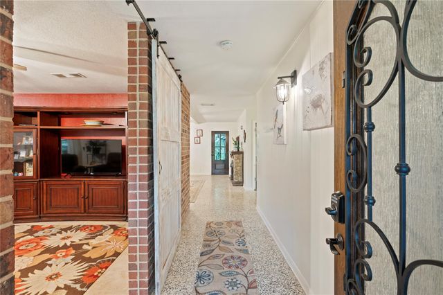 725 Thompson Road, Alvin, TX 77511