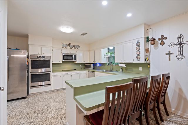 725 Thompson Road, Alvin, TX 77511