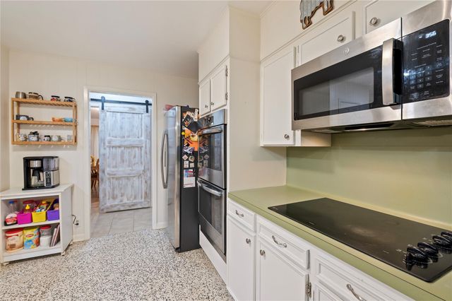 725 Thompson Road, Alvin, TX 77511