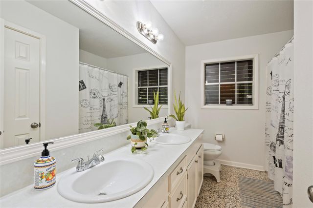 725 Thompson Road, Alvin, TX 77511