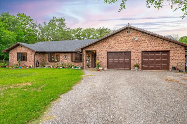 725 Thompson Road, Alvin, TX 77511