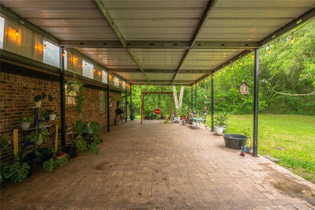 725 Thompson Road, Alvin, TX 77511