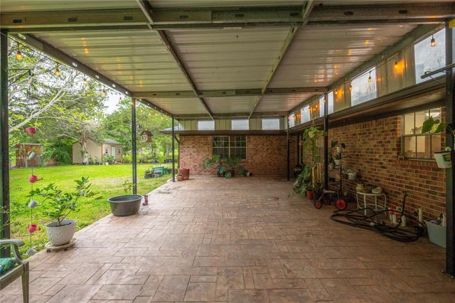 725 Thompson Road, Alvin, TX 77511