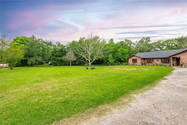 725 Thompson Road, Alvin, TX 77511