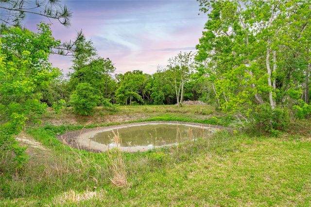 725 Thompson Road, Alvin, TX 77511