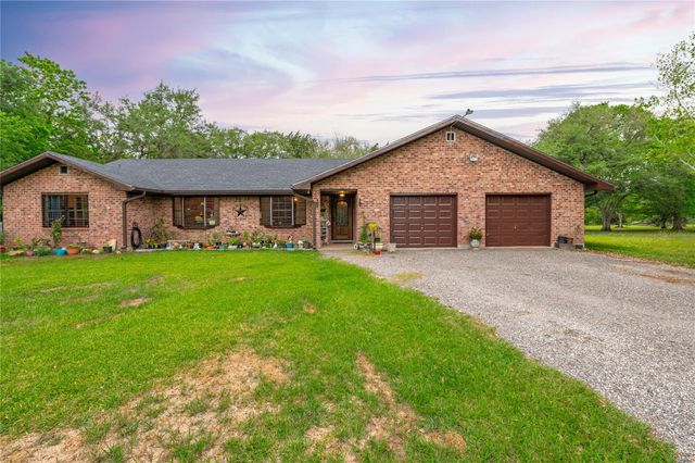 725 Thompson Road, Alvin, TX 77511