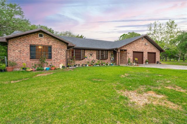 725 Thompson Road, Alvin, TX 77511