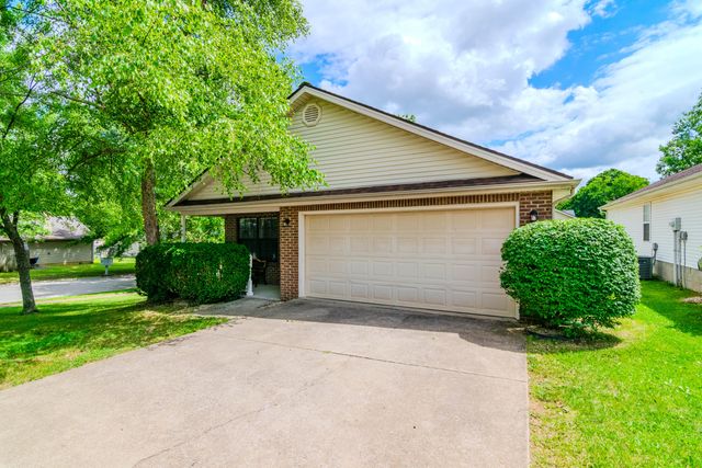 668 Kingsbury Road, Lexington, KY 40509