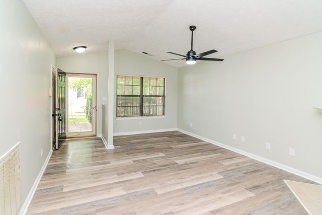 668 Kingsbury Road, Lexington, KY 40509