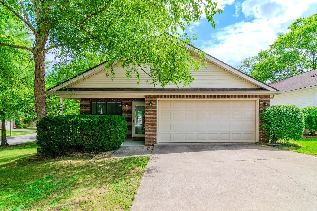 668 Kingsbury Road, Lexington, KY 40509