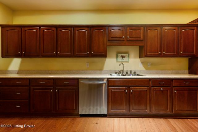 710 Tessin Way, Louisville, KY 40223