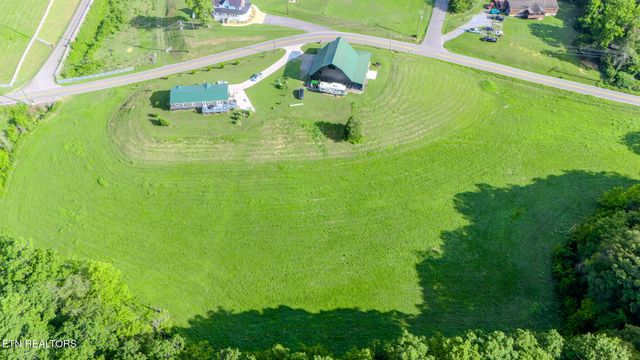 807 Gists Creek Rd, Sevierville, TN 37876