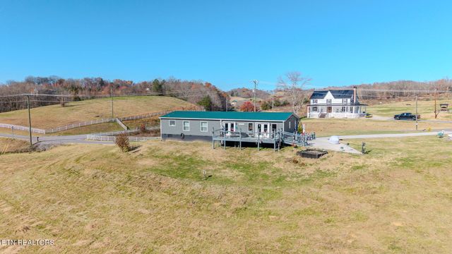 807 Gists Creek Rd, Sevierville, TN 37876