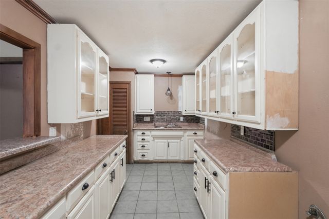 1218 Diana Drive, Arlington, TX 76011