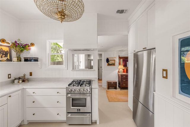 1504 Bluebonnet LN, Austin, TX 78704