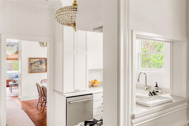 1504 Bluebonnet LN, Austin, TX 78704