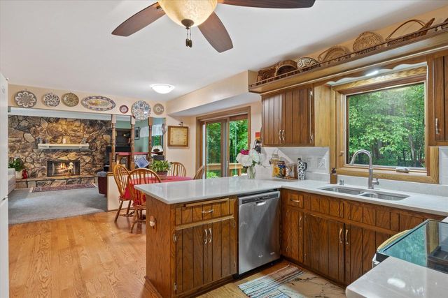 3145 S Manor COURT, New Berlin, WI 53151