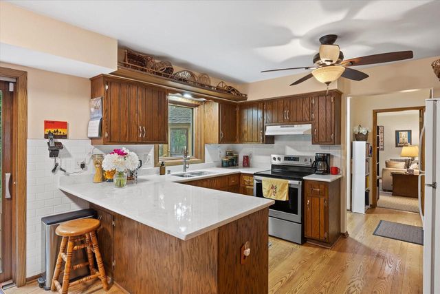 3145 S Manor COURT, New Berlin, WI 53151