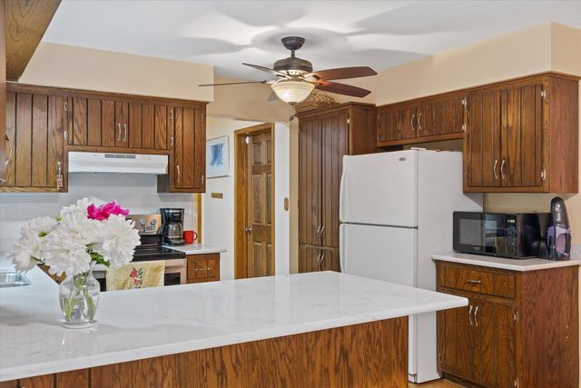 3145 S Manor COURT, New Berlin, WI 53151
