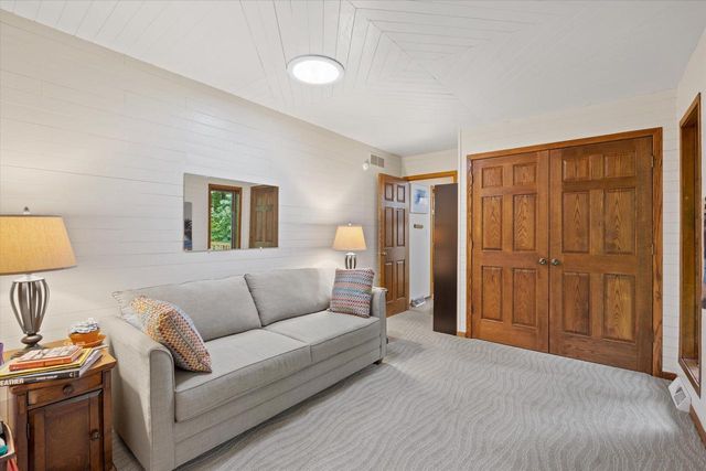 3145 S Manor COURT, New Berlin, WI 53151