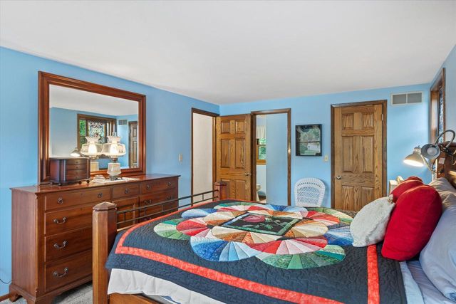 3145 S Manor COURT, New Berlin, WI 53151
