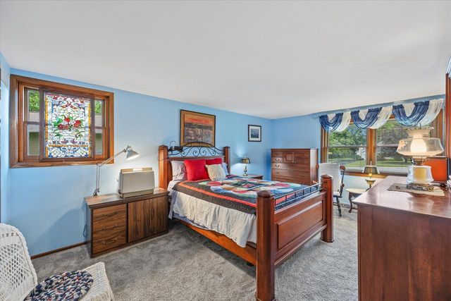 3145 S Manor COURT, New Berlin, WI 53151