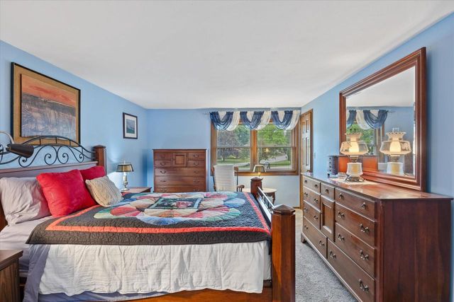 3145 S Manor COURT, New Berlin, WI 53151
