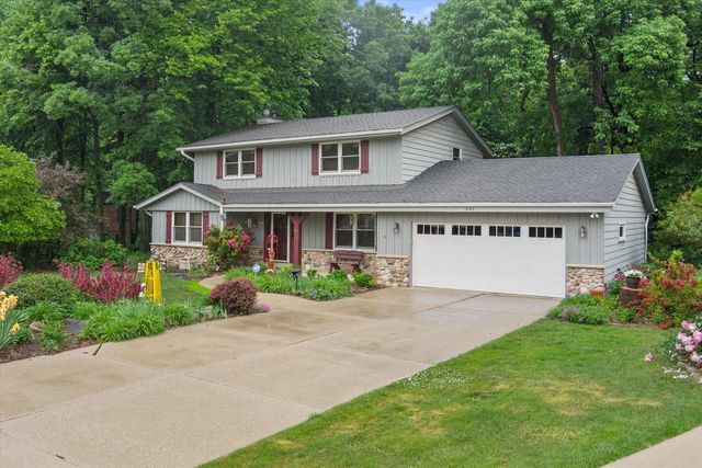 3145 S Manor COURT, New Berlin, WI 53151