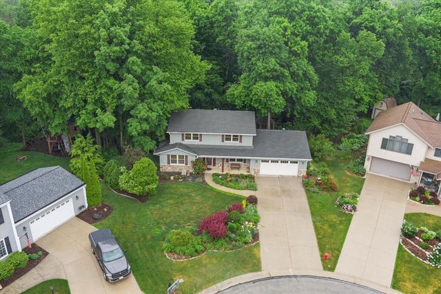 3145 S Manor COURT, New Berlin, WI 53151