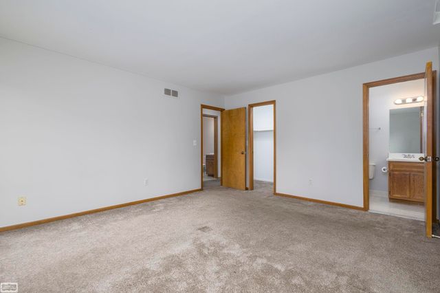 49309 Chesterfield Court, Utica, MI 48315