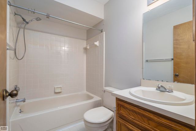 49309 Chesterfield Court, Utica, MI 48315