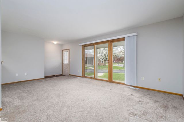 49309 Chesterfield Court, Utica, MI 48315