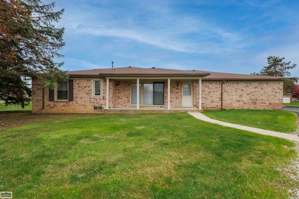 49309 Chesterfield Court, Utica, MI 48315