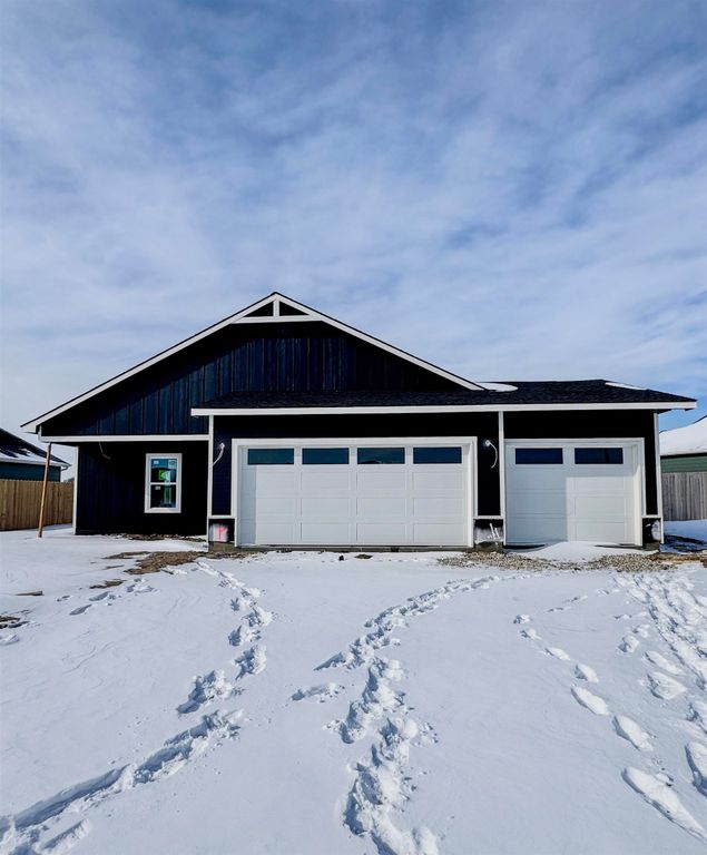 355 N Woodstone St, Derby, KS 67037