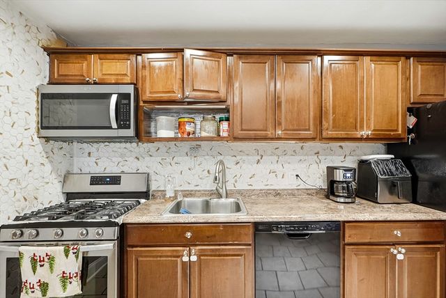 37 Hosmer St 17, Marlborough, MA 01752