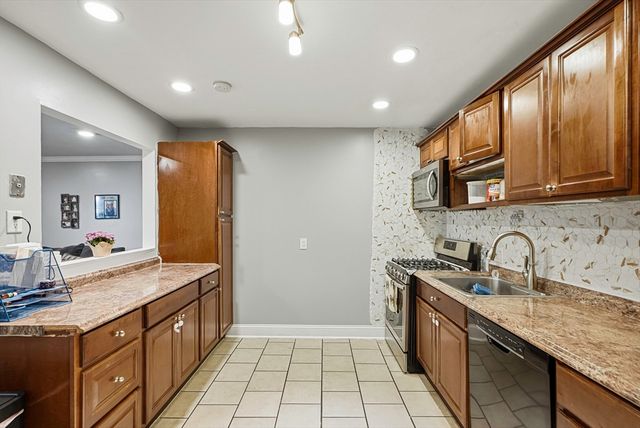 37 Hosmer St 17, Marlborough, MA 01752