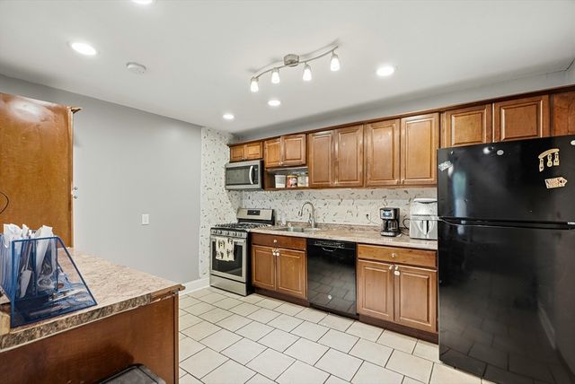 37 Hosmer St 17, Marlborough, MA 01752