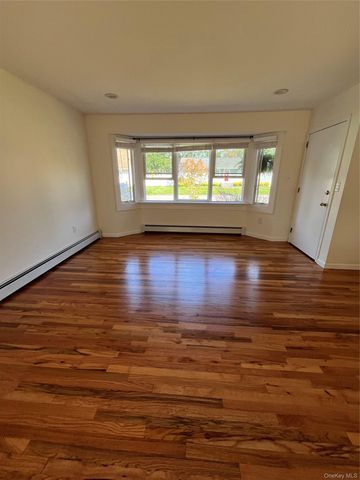 338 Carnation Road, West Islip, NY 11795
