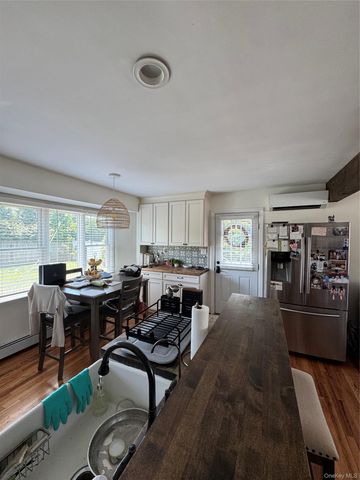 338 Carnation Road, West Islip, NY 11795