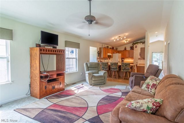 6433 Oberlin Road, Amherst, OH 44001