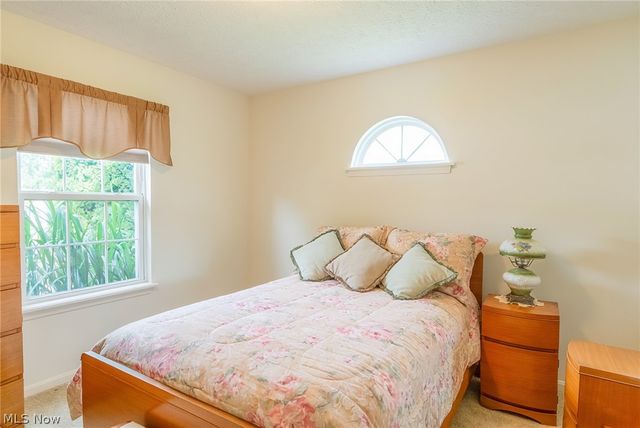 6433 Oberlin Road, Amherst, OH 44001